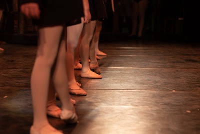 Fomento de la innovación en industrias sostenibles con el sistema de gestión de academias de baile.