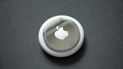 El AirTag original de Apple sigue rastreando de manera efectiva