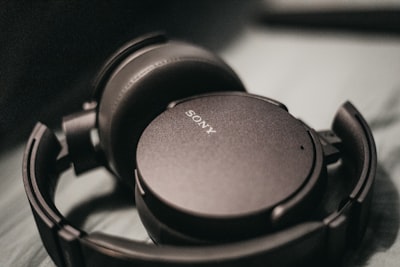Los auriculares con cancelación de ruido de Sony tienen un descuento de $152