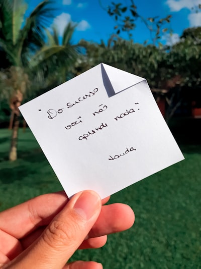 ¿Es seguro reemplazar seguimientos de reuniones con notas de IA para manejar datos sensibles?