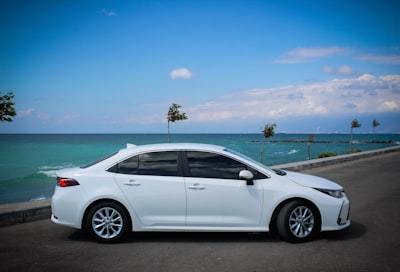 Más barato que un Corolla nuevo: este sedán V8 de lujo usado