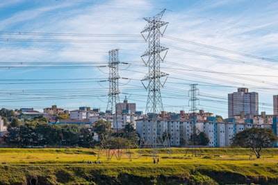 Por qué las empresas de energía en España confían en el sistema de tablero eléctrico inteligente