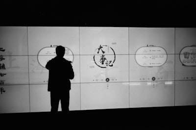 Evaluación comparativa del razonamiento de video en modelos multimodales