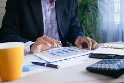 Rapidez de resultados financieros para empresas al añadir su negocio al GPT Store