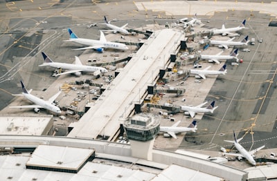 Algoritmo eficiente e interpretable para control de tráfico aéreo