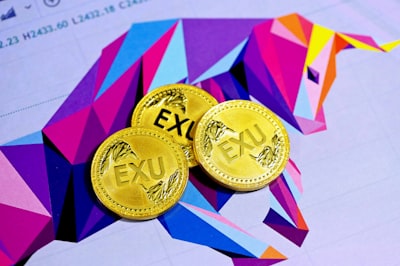 Ex-GraphRAG: Enrutamiento interpretable de evidencia para LLMs con grafos
