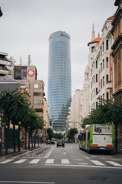 Los 3 mejores expertos en solución agéntica de empleados en Bilbao