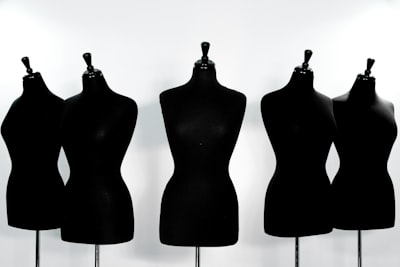 Conoce a OutfitAI: tu estilista de moda gratuito