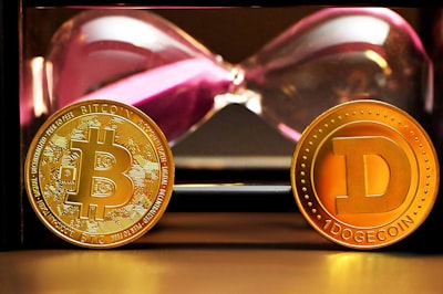 Ajuste fino descentralizado de LLMs con datos no homogéneos