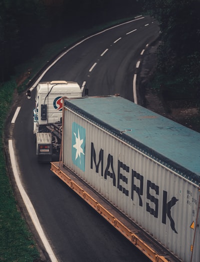 CROTS: Transporte admisible para aprendizaje con evidencia limitada