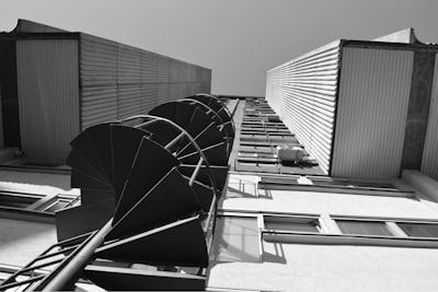 AirfoilGen: Modelo de difusión latente válido por construcción y optimizado para rendimiento aerodinámico
