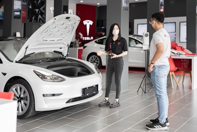 Tesla aumenta su plan de gastos a $25 mil millones