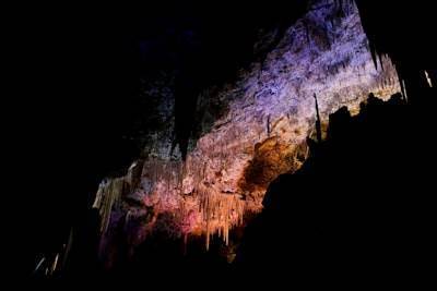 Mejorando la exploración cuantum entrelazada para la búsqueda de recursos subterráneos y cuevas