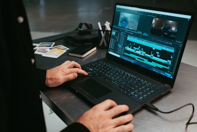 ¿Conexión de videos de entrenamiento de inteligencia artificial con bases de datos y APIs?