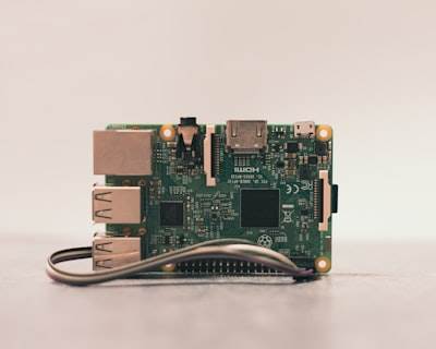 Revolutionizing open hardware with AI and Linux for makers and professionals