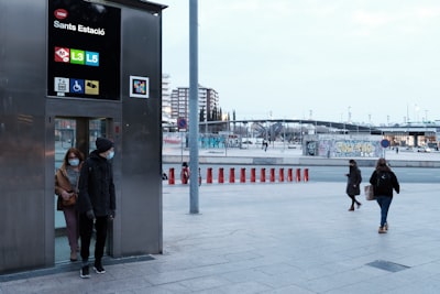 Socio oficial en control de acceso automatizado