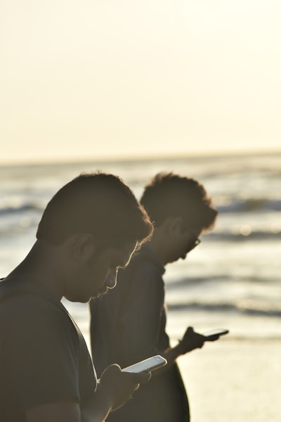 Impactos en la salud mental de los compañeros de IA