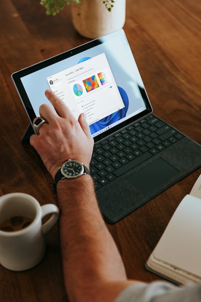 ¿Es compatible la automatización con IA con el trabajo remoto o híbrido?