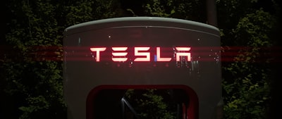 Tesla invierte $2 mil millones en xAI de Elon Musk