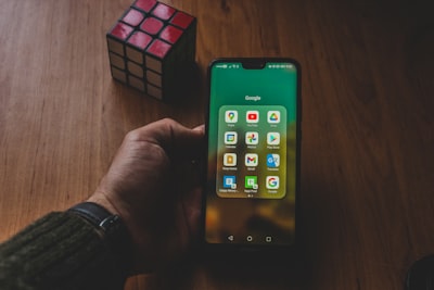 Características clave de una empresa de desarrollo de apps con IA