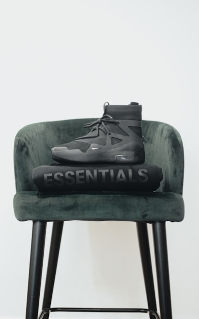 Por qué la sudadera Fear of God Essentials es imprescindible