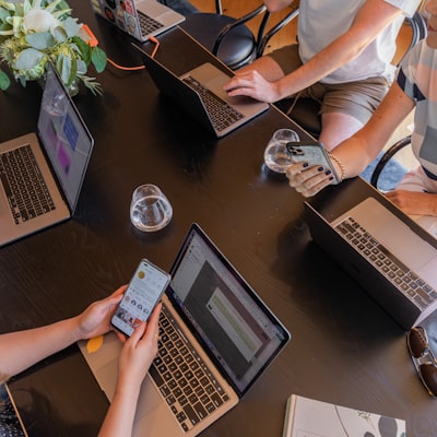 Colaboración potenciada con intranet social moderna