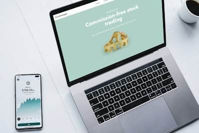 Optimizando la disponibilidad y la resilencia operacional: el caso de CommBank CommSec
==================================================================================