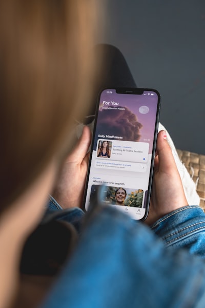 Ke: la app de bienestar con un clon digital de Karamo Brown