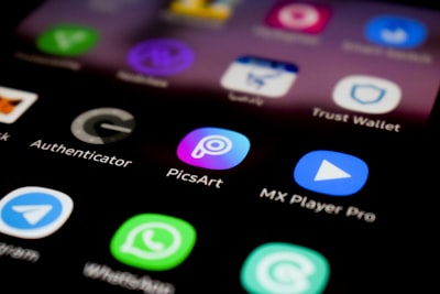 Plataforma de diseño de IA Picsart lanza programa de monetización