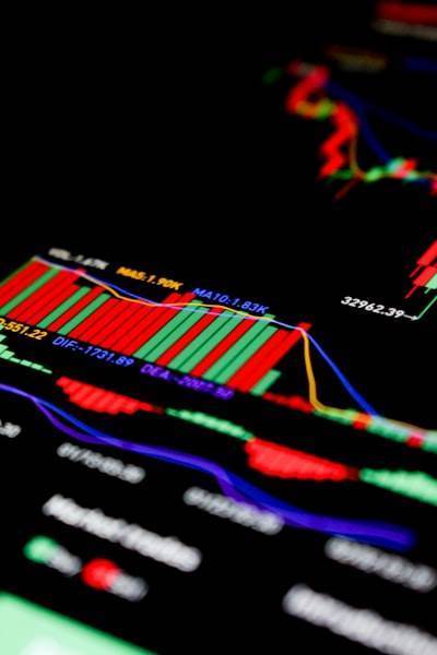 AlphaQuanter: End-to-End Orchestrated Reinforcement Learning Framework for Stock Trading