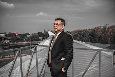 Construcción de IA confiable para sistemas de alto impacto