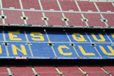 Mejorar informes manuales con paneles en Barcelona 2026: Comparación