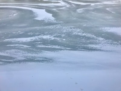 ¿Por qué el hielo es resbaladizo?