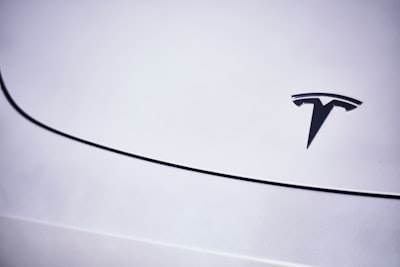 Elon Musk's X multado con €120 millones por 'tics azules' 'engañosos'