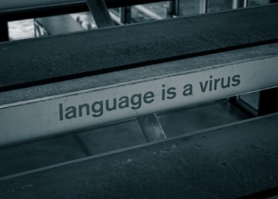 Modernización de mainframe COBOL a web: ¿disponible en varios idiomas?