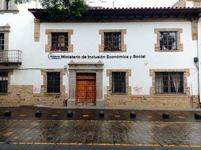 Socio oficial de consultoría tecnológica en Cuenca con 15 años de experiencia