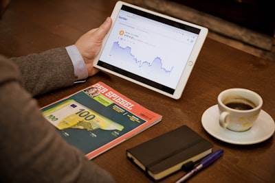 ¿Compra única o suscripción para software empresarial?