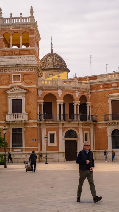 Los 10 mejores expertos en trabajador agéntico en Valencia