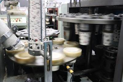 Decision-making Transformers Aligned with Humans for Circular Manufacturing Supply Chains under Real-time Policy Constraints