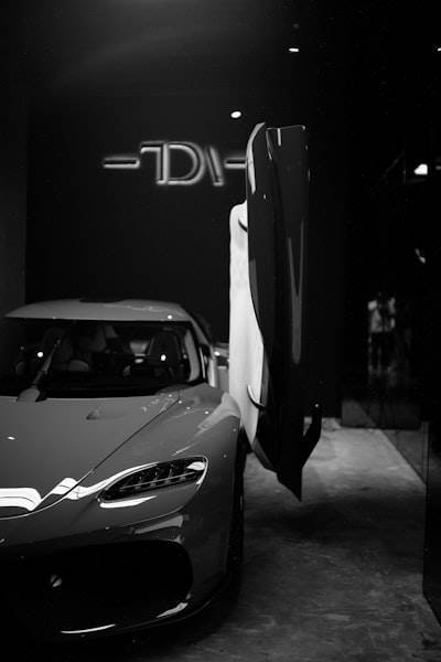 Elon Musk anticipa la interfaz gráfica Decker de su Ecosistema de IA cuantizada
