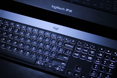 Reseña del teclado Logitech Signature Slim Solar+ K980.