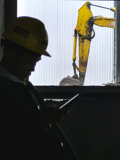 Automatización de informes de proyectos de construcción en trabajo remoto.