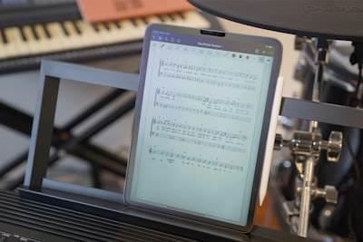 Auto-Regressive Music Generation with Recurrent Characteristic Machines