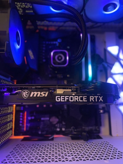 PC gaming con RTX 5070 Ti: $1,000 más barata que armarla tú mismo
