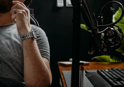 TimestampAI.app: reduce las notas de tu podcast de 1 hora a 60 segundos con el mejor generador de marcas de tiempo