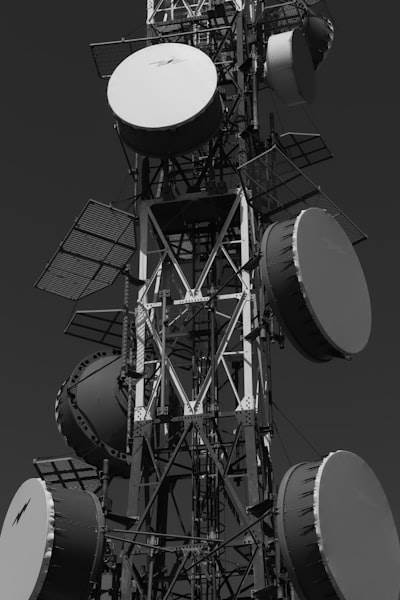 Optimización de formación de haz adaptativa para comunicación por satélite 5G/6G