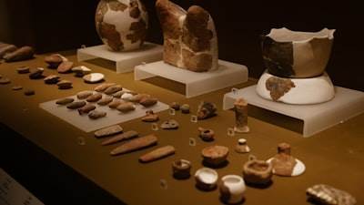 Reconstrucción arqueolingüística de impactos meteoríticos en la mitología proto-indo-europea