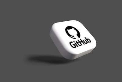 GitHub Action utilizando IA para explicar fallas en CI.