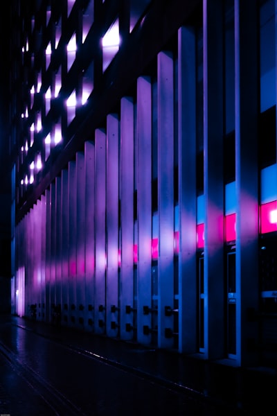 Adaptación de políticas habilitada por IA para centrar datos dinámicos