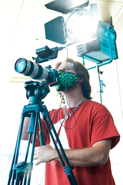 Socio certificado de videoportavoz de IA